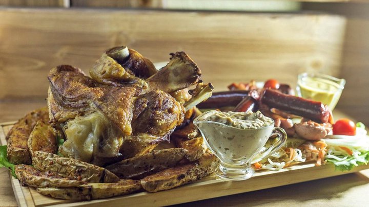 პაბი სპორტული მაუწყებლობით Samson Budweiser Pub