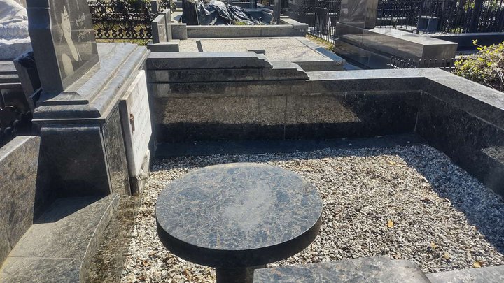 Sapichkhia Cemetery