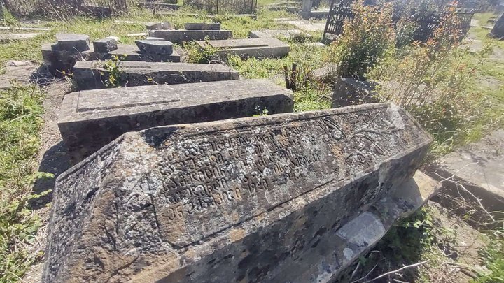 Sapichkhia Cemetery