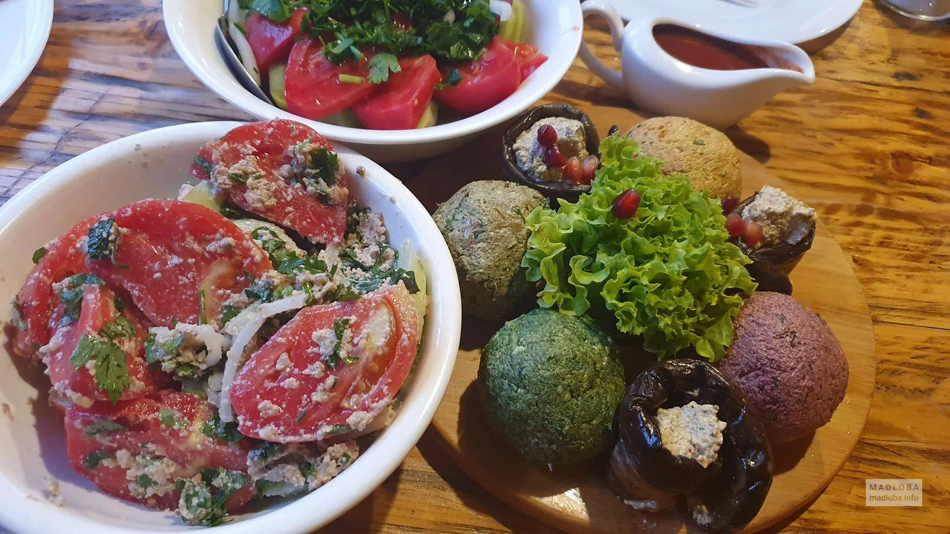 Овощная закуска и салат