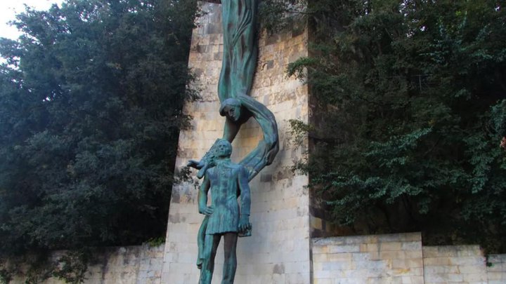Monument to Galaktion Tabidze