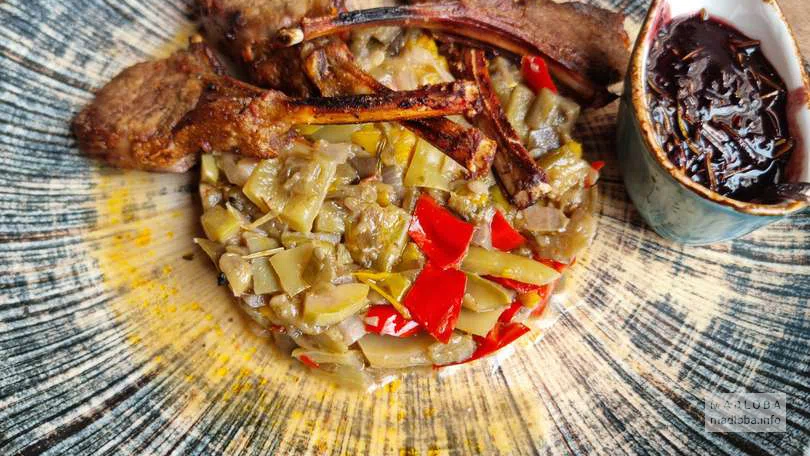 Каре ягненка с овощами