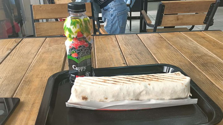 Shawarma გარშემო საათი