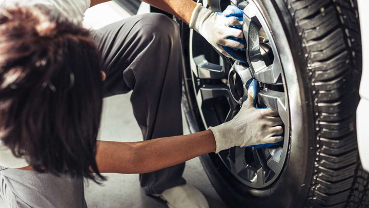 Tire service (General Aslan Abashidze St.)