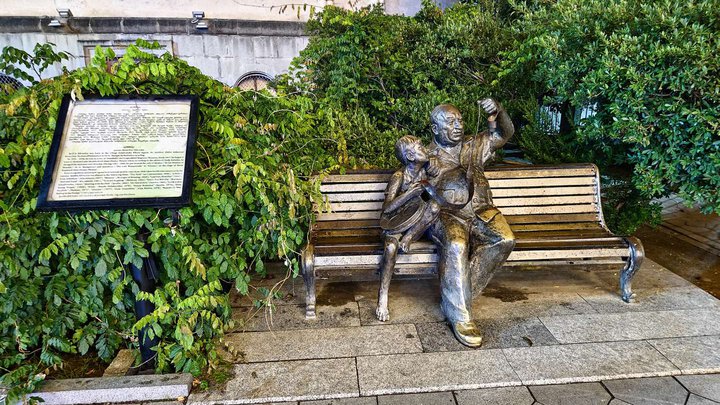 Sculpture of Hippolytus Khvichia