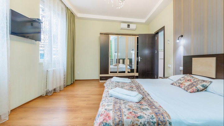 Silver Hotel