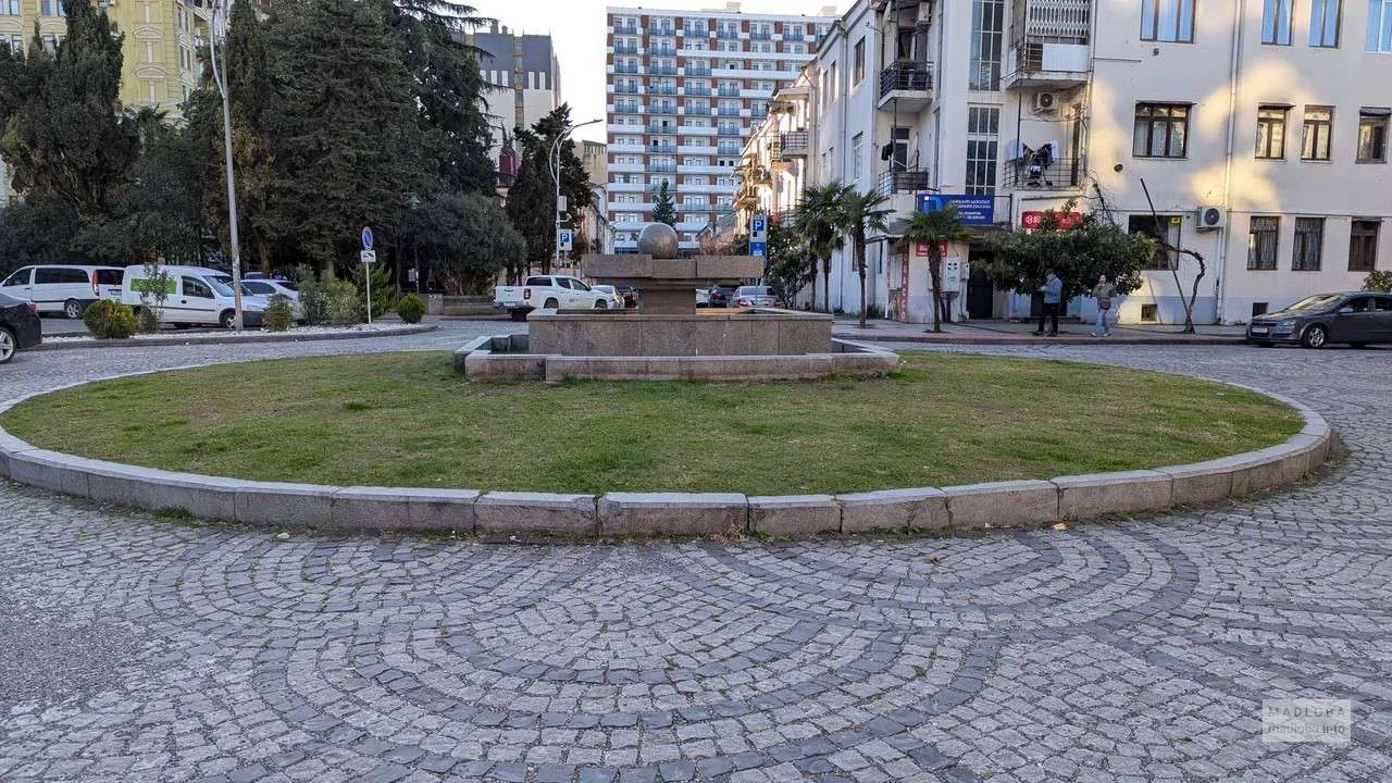 Скульптура Fountain в Батуми