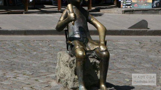 ქანდაკება სადღეგრძელო