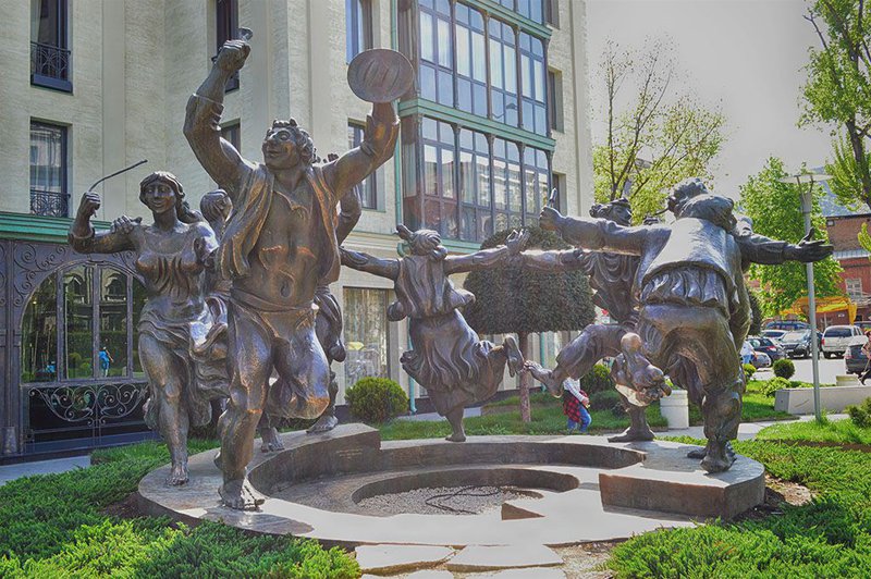 Скульптурная группа Берикаоба  Sculpture Group Berikaoba 4.jpg
