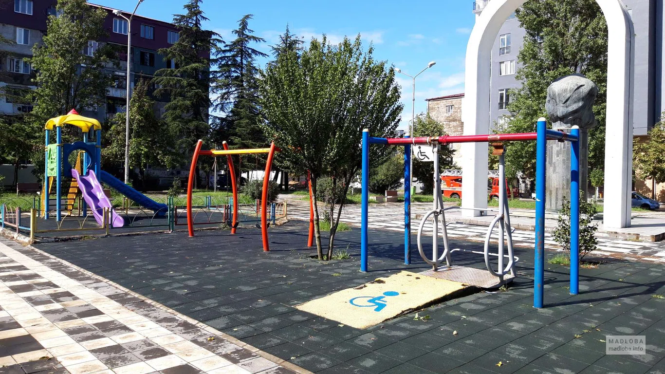 Сквер имени Галактиона Табидзе