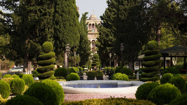 Square named after Heydar Aliyev in Rustavi