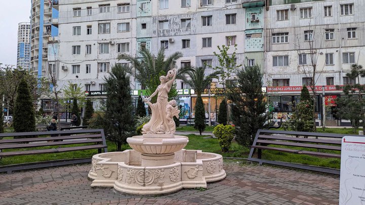 Square at the intersection of Inasaridze and Kobaladze streets