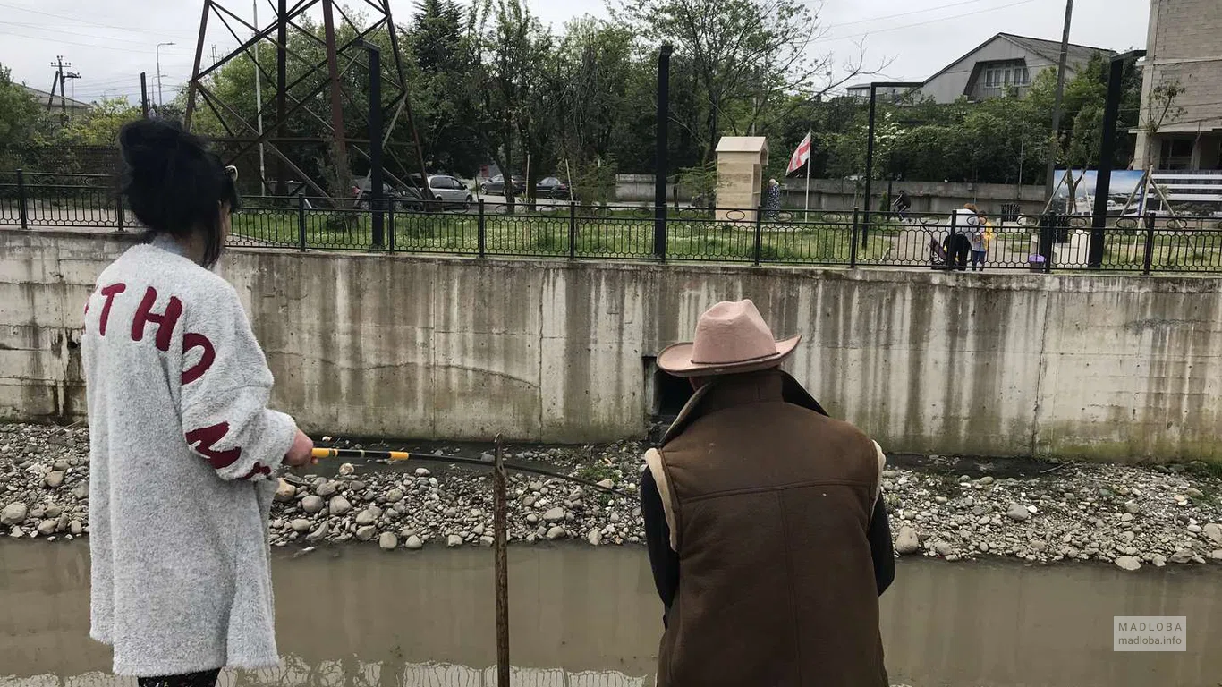 Сквер возле реки Mejinistskali