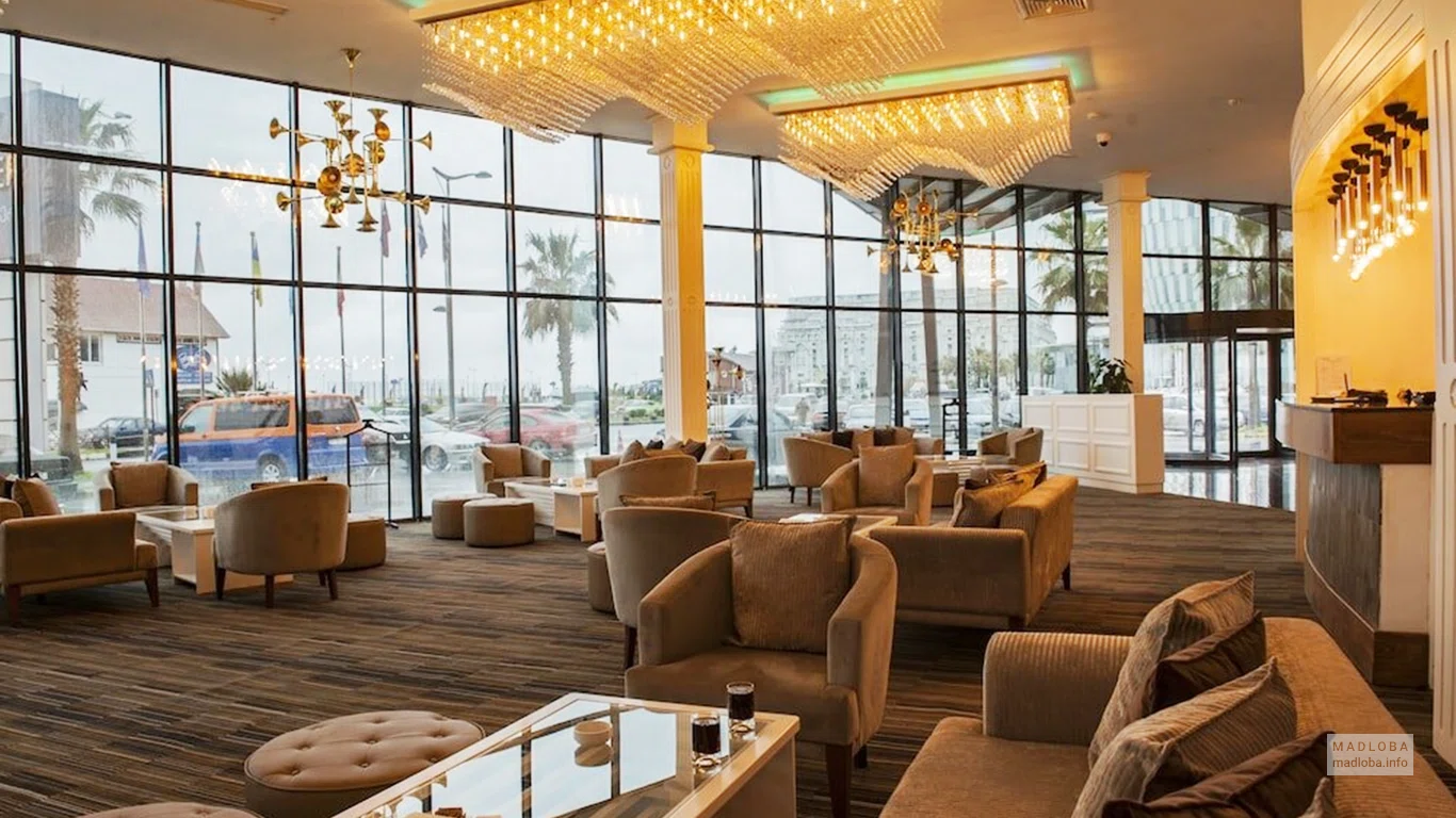 Ресторан в отеле Sky Tower в Батуми