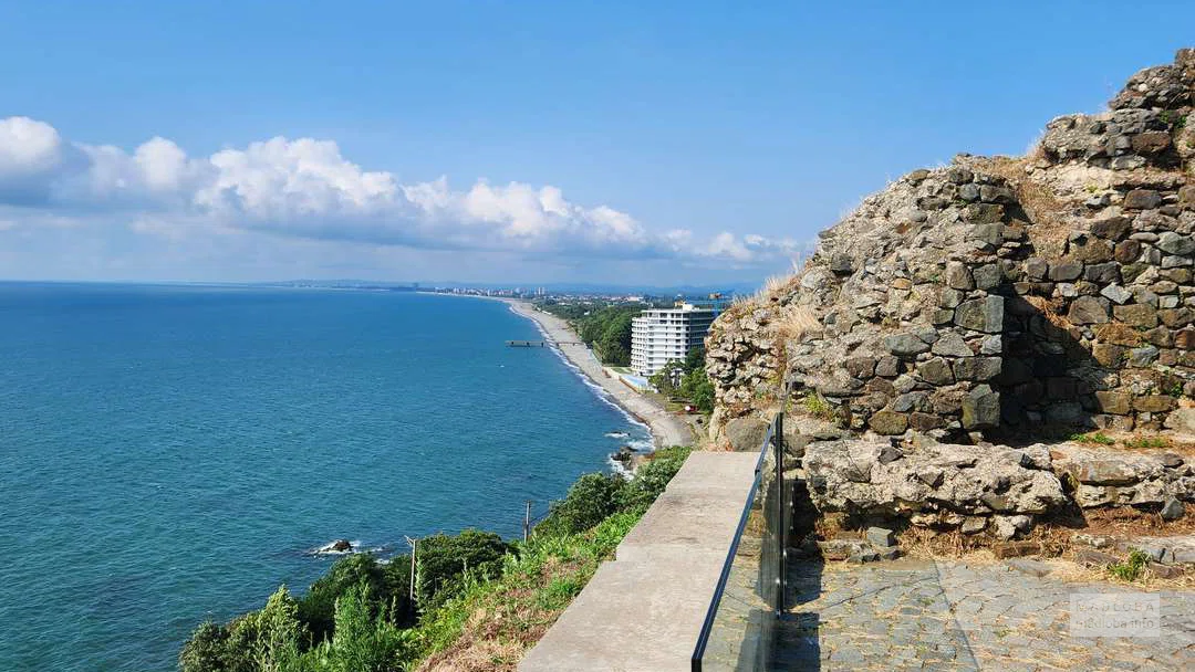 Смотровая площадка в Крепости Петра (село Цихисдзири)