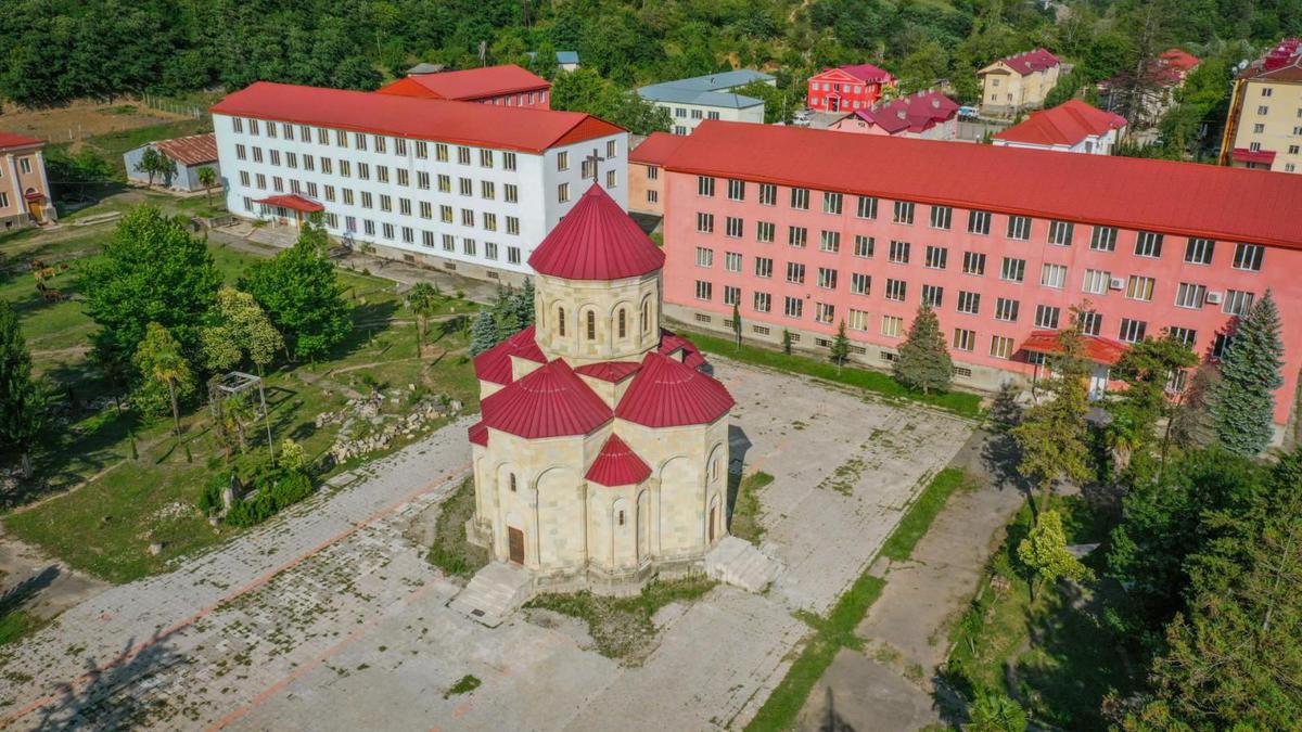 Собор Пресвятой Богородицы в Хичаури