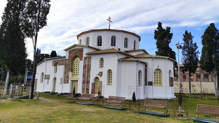Dranda Cathedral of the Dormition of the Blessed Virgin Mary - Find out what one of the oldest temples in Abkhazia hides