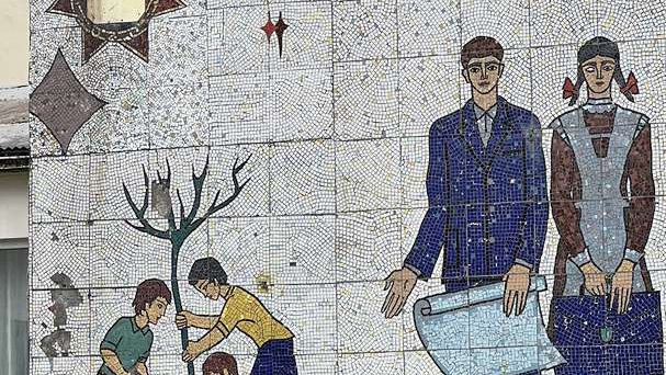 Soviet school fasade mosaic decoration