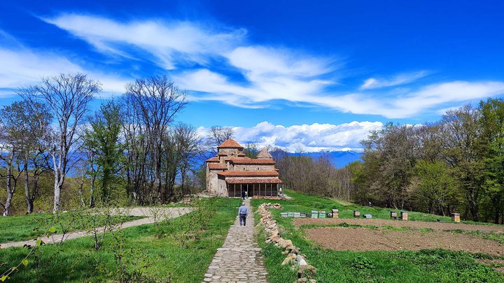 Old (Dzveli) Shuamta