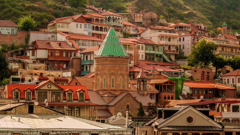 თბილისი და მისი მოსახლეობა: რეალური ცხოვრების ისტორიები