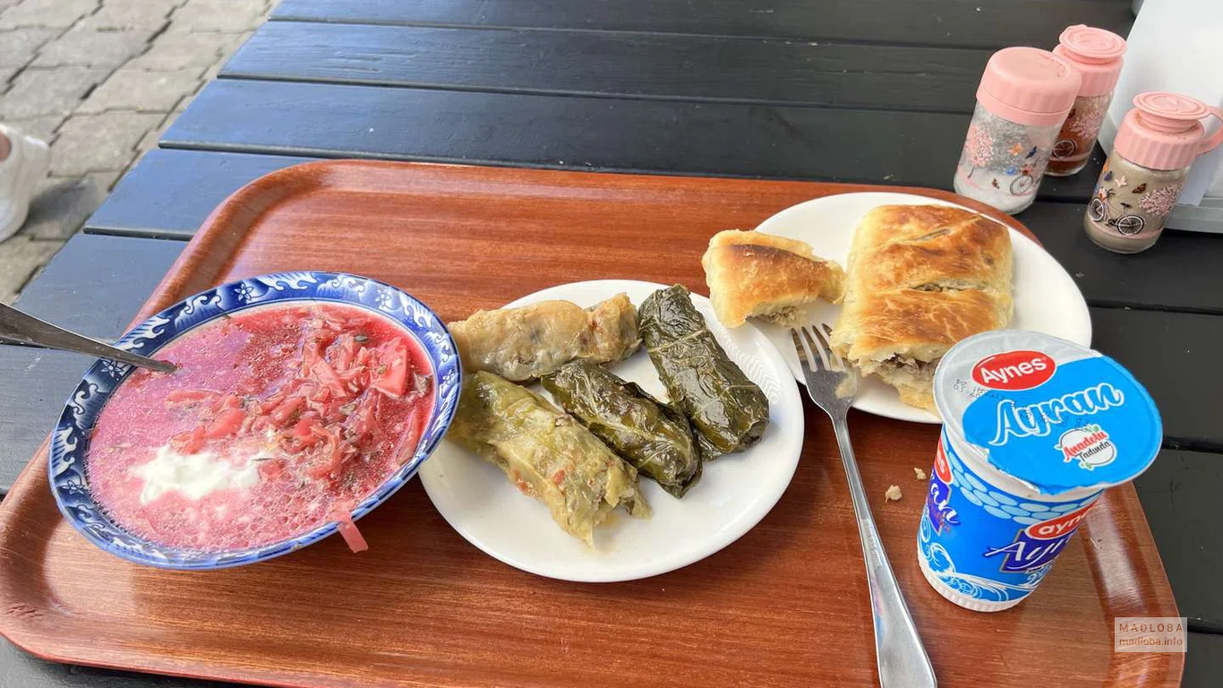 Борщ и голубцы