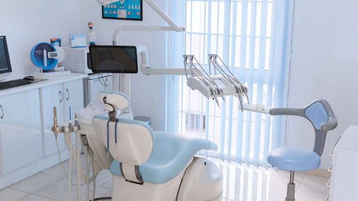 Dentist
