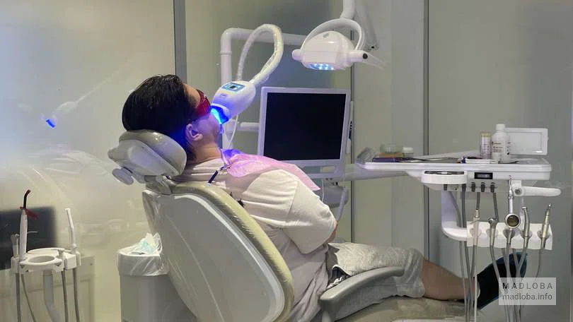 Пациент в стоматологии Rezident Clinic