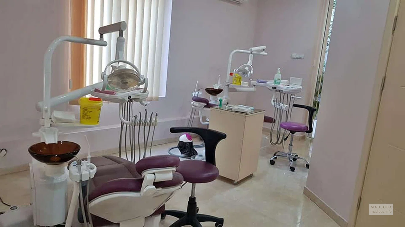 Стоматологическое кресло в L.L DENT