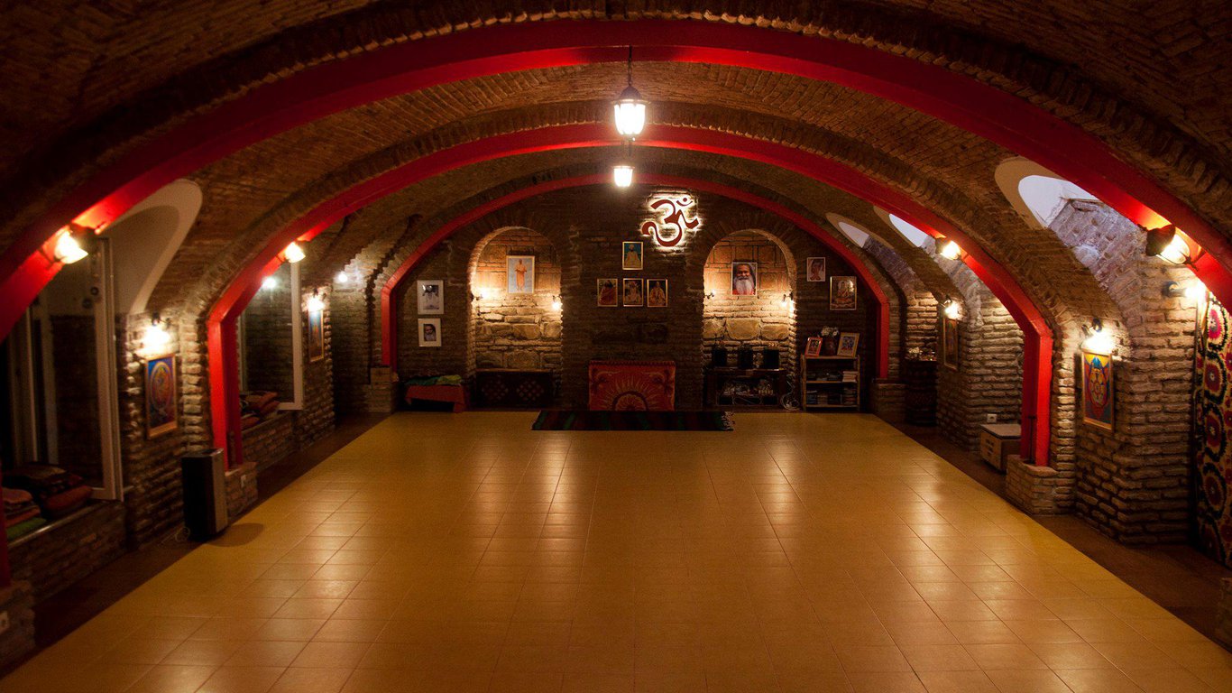 Classes and practices for joint recovery in Yoga Cave