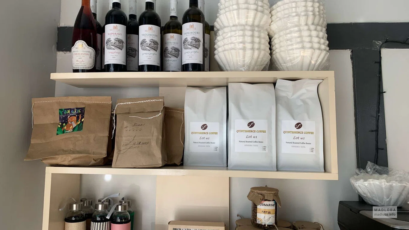 Ассортимент кофе в Submarine coffee