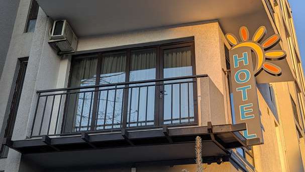 Sunny Hotel