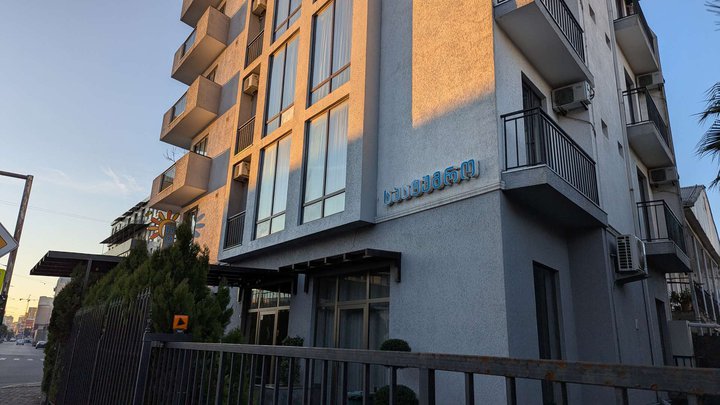 Sunny Hotel
