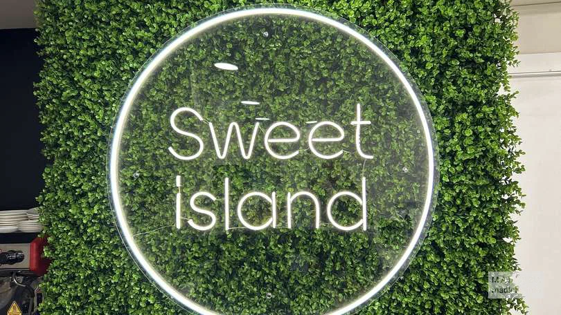 Декор в кофейне Sweet island