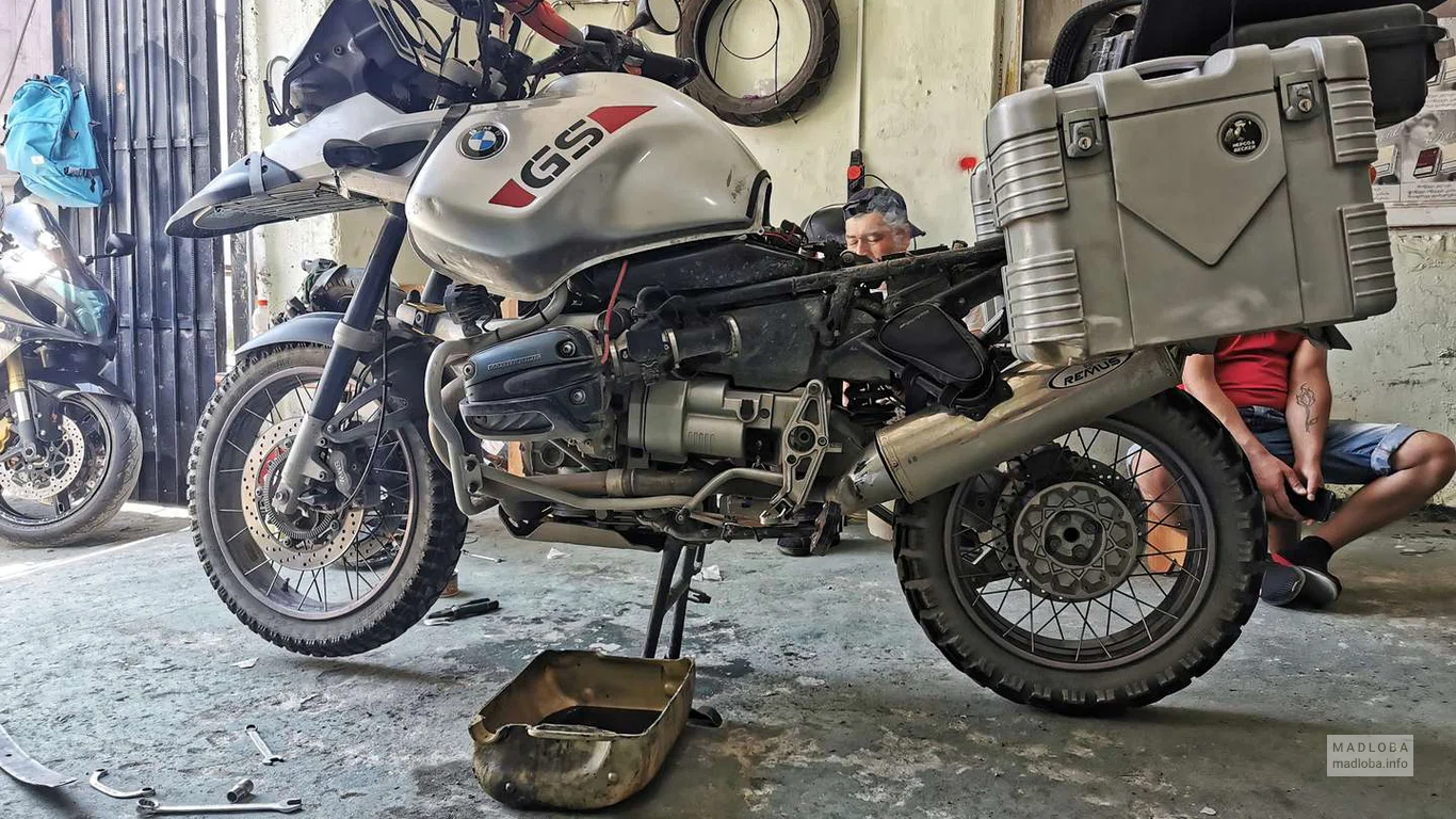 Слив масла в Tamazi Moto Service T.M.S.