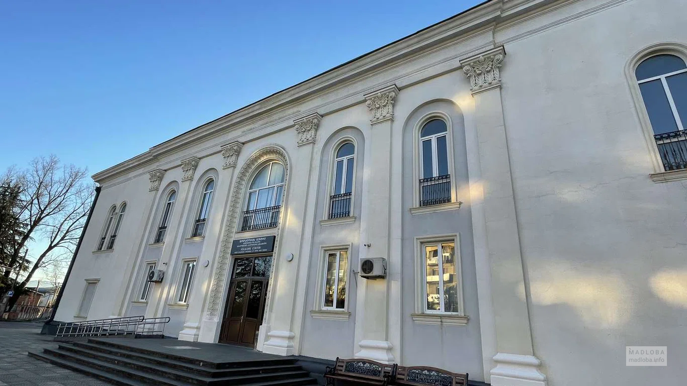Танцевальная студия в фольклорном центре