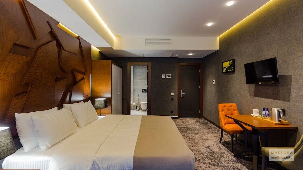 Спальня в отеле Tapis Rouge 5*
