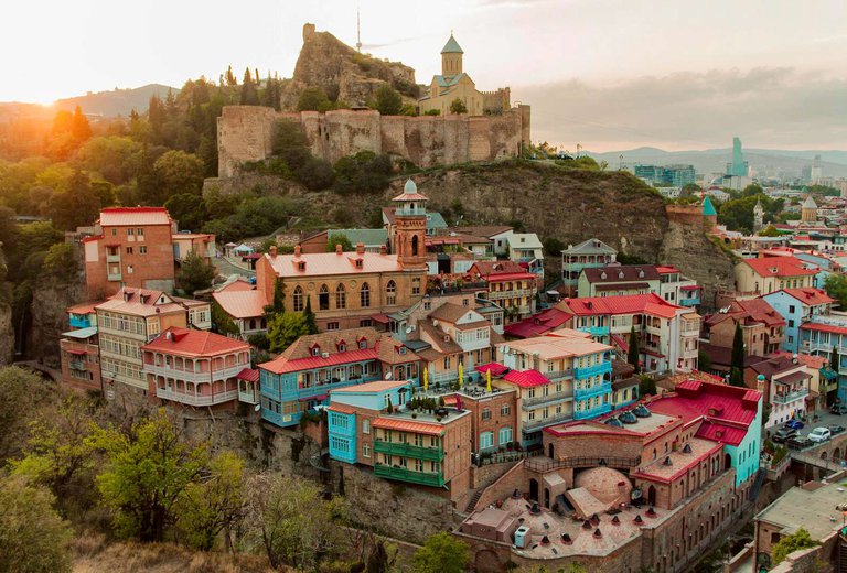 🏨 TOP-7 best three-star hotels in Tbilisi: affordable comfort in the heart of Georgia