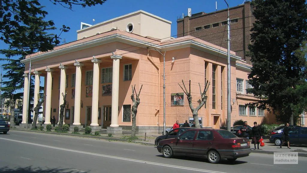 თბილისის პეტროს ადამიანის სახელობის სომხური სახელმწიფო დრამატული თეატრი პეტროსა ადამიანა