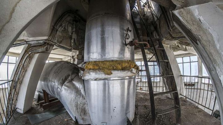 Thermal pressure chamber of the Geophysical Institute