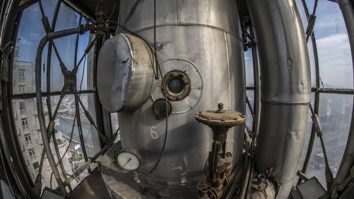 Thermal pressure chamber of the Geophysical Institute