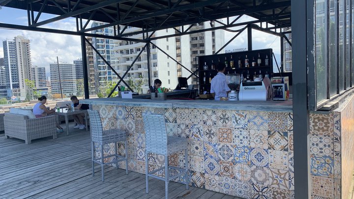 roof top pool batumi