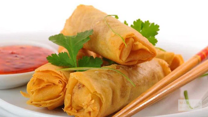 Тайское блюдо в Thai Curry в Грузии