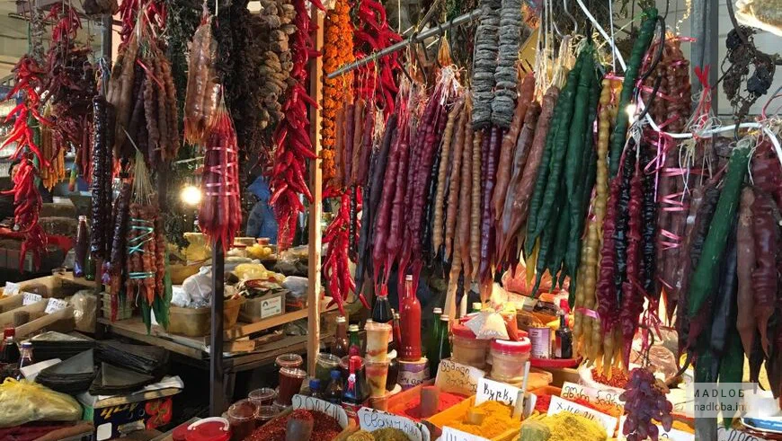 Продуктовый рынок Бони (Парехи)
