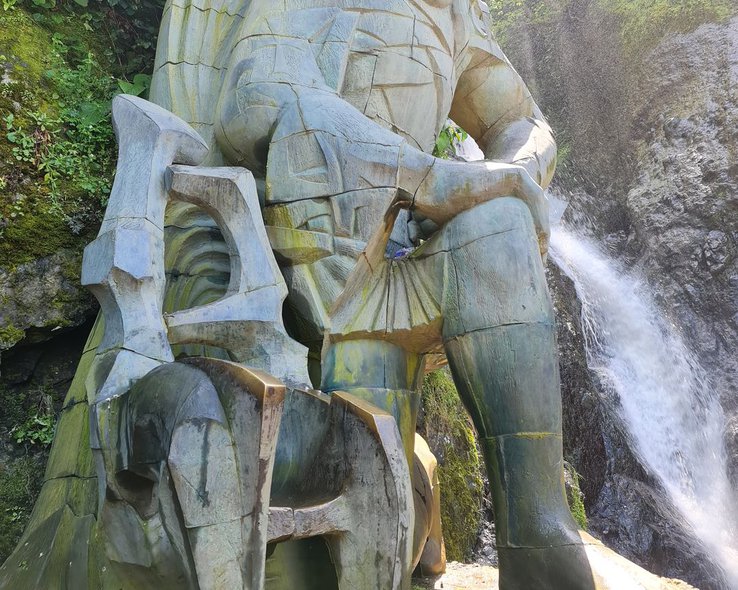 The-path-through-Georgia-sculpture-garden-10.jpg