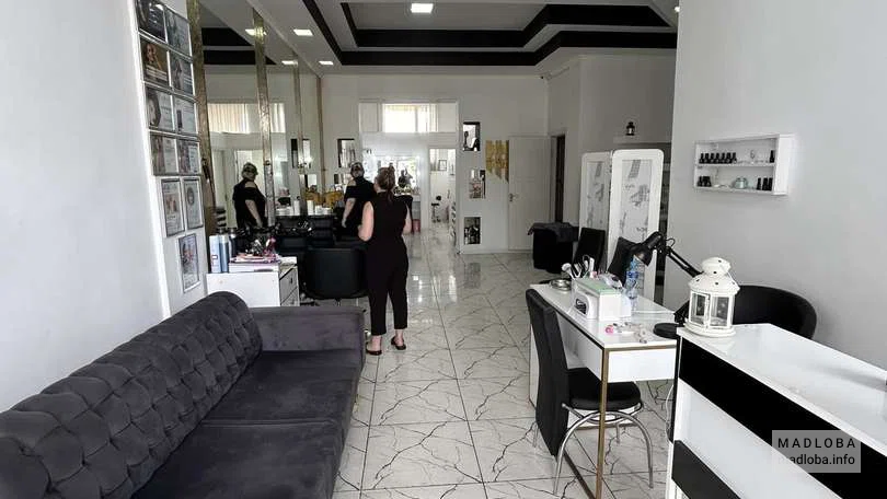 Центр красоты и эстетики The Cabinet Salon зона отдыха клиентов