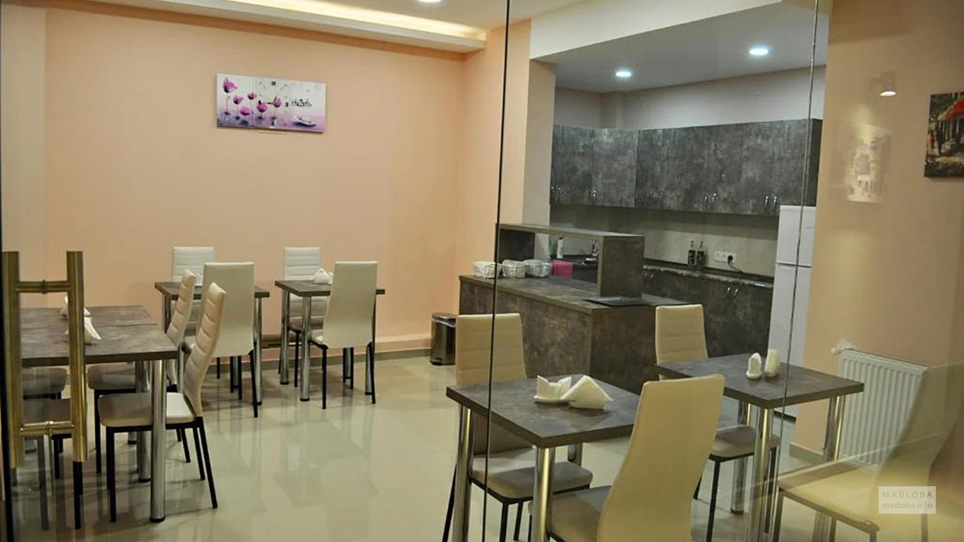 Tiflis Avlabari Hotel вход в столовую