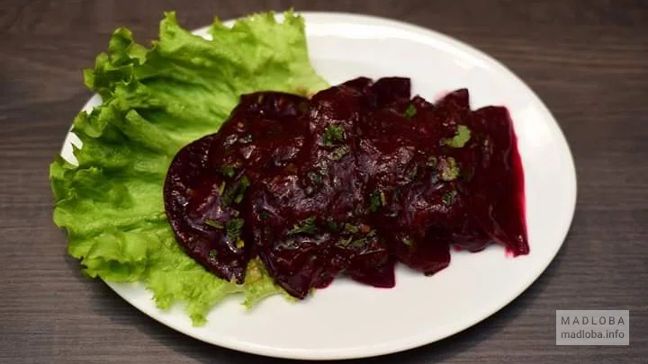 Блюдо грузинской кухни в ресторане Tifliso