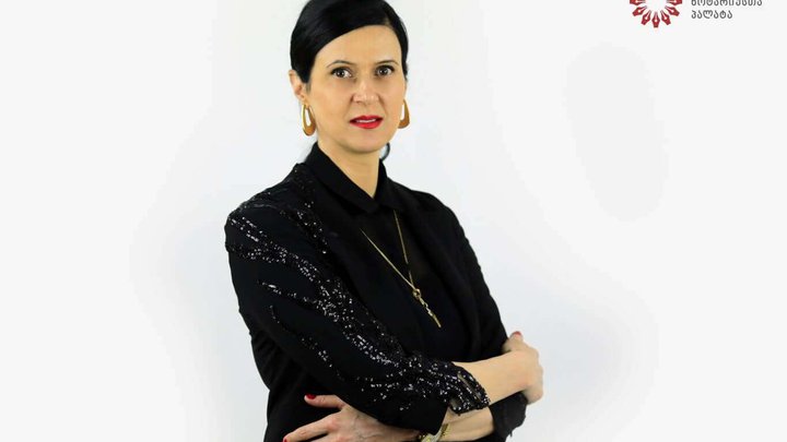 თინათინ მიჩიტაშვილი