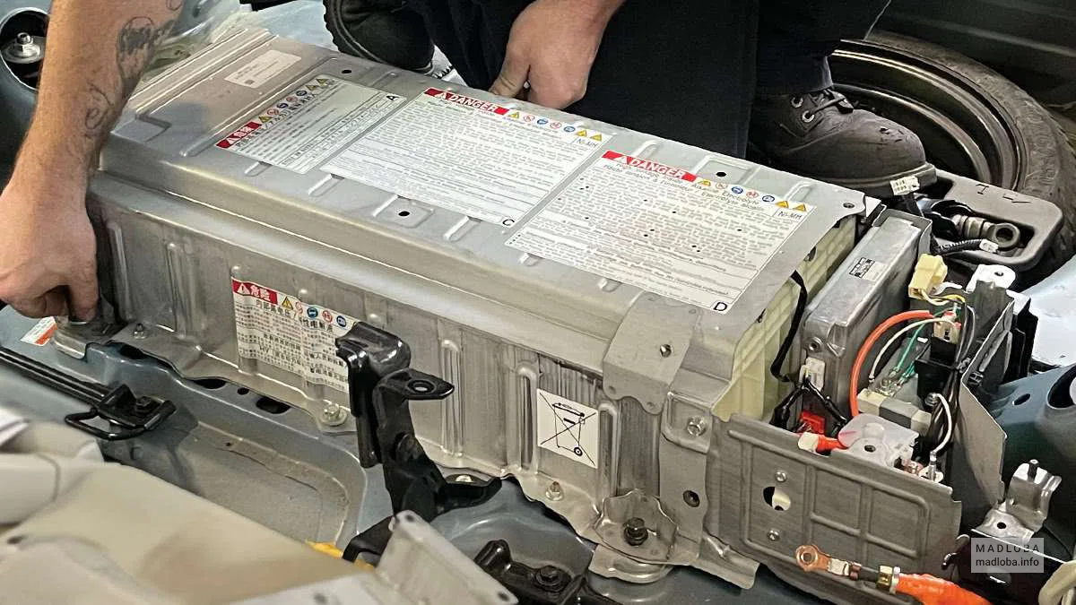 Автосервис "Toyota Lexus HYBRID SERVICE. OEM PARTS"