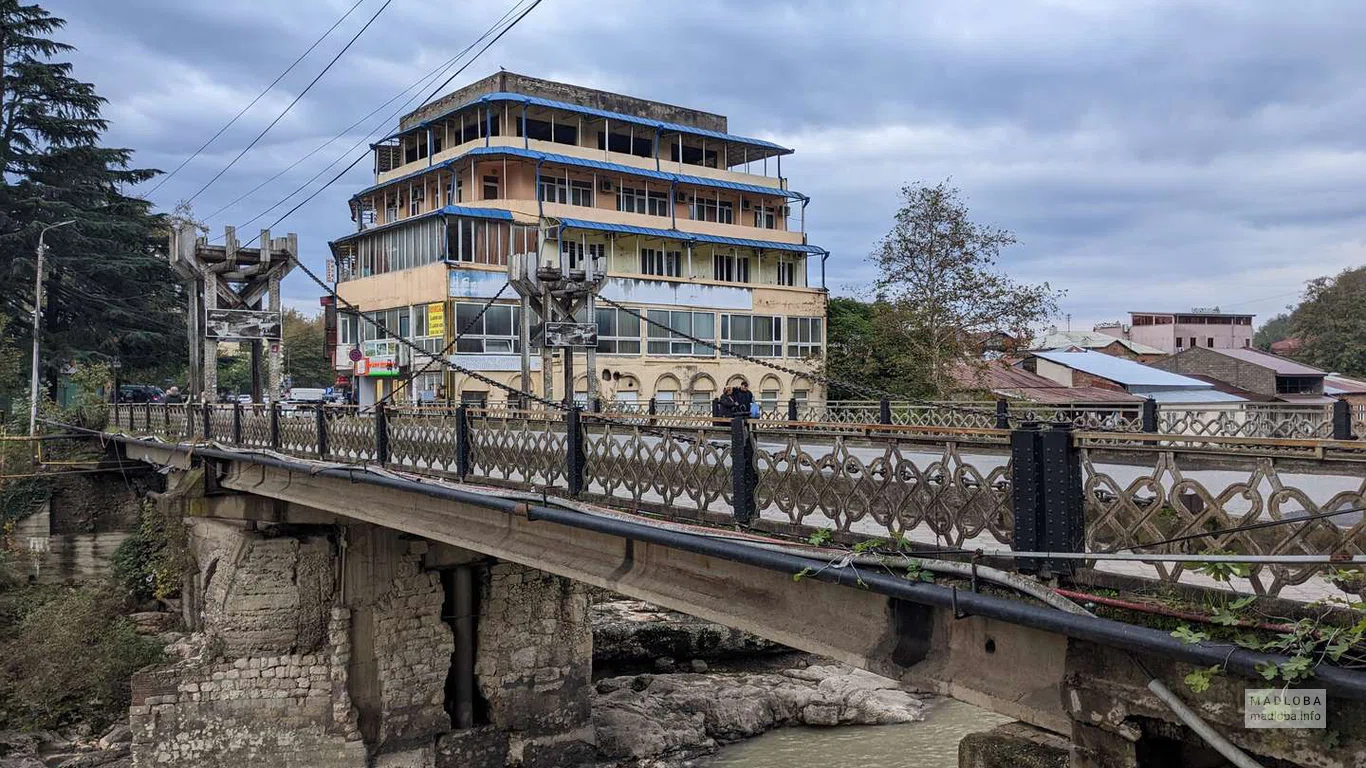 ჯაჭვის ხიდი